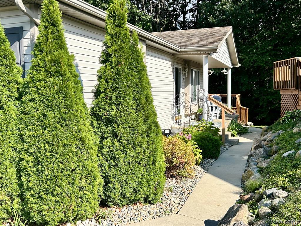 9545 Woodside Circle, Grand Blanc, MI 48439 — Photo 2