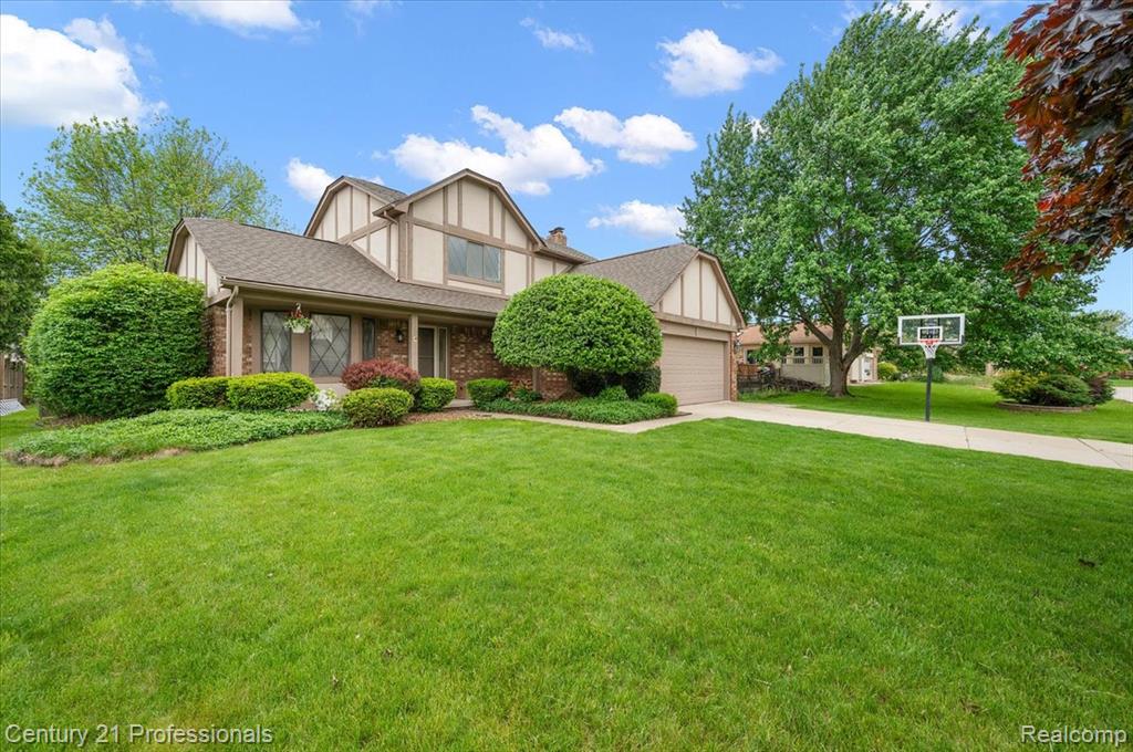 43587 Petrucci Drive, Clinton Twp, MI 48038 — Photo 2