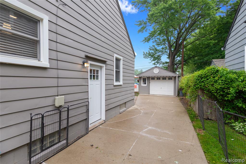 606 N Dorchester Avenue, Royal Oak, MI 48067 — Photo 35