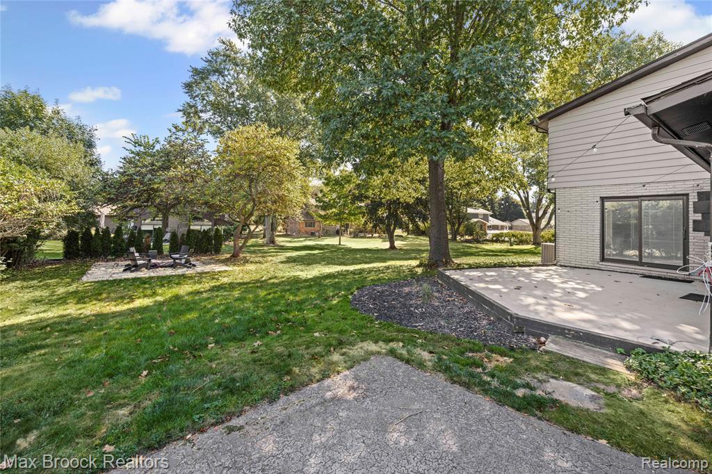 5597 Apple Ridge Trail, West Bloomfield, MI — Photo 56