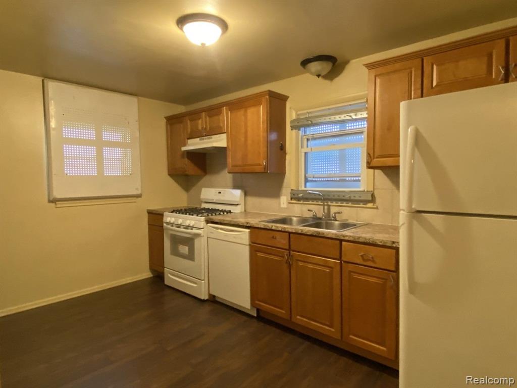 8741 CADILLAC Avenue, Warren, MI 48089 — Photo 4