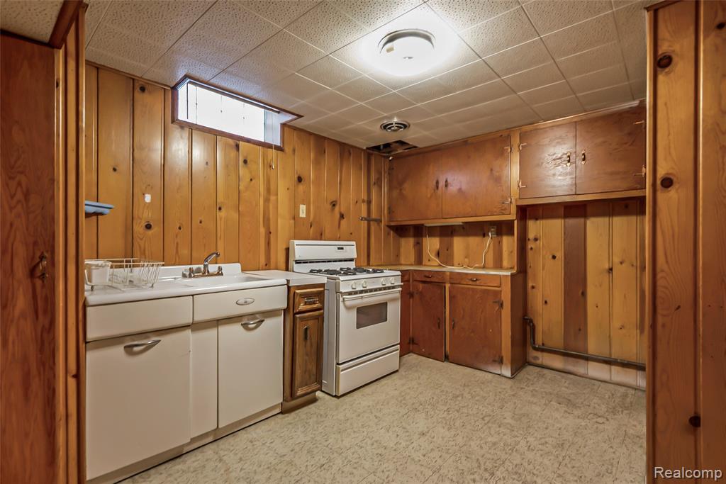 9330 San Jose, Redford, MI 48239 — Photo 16
