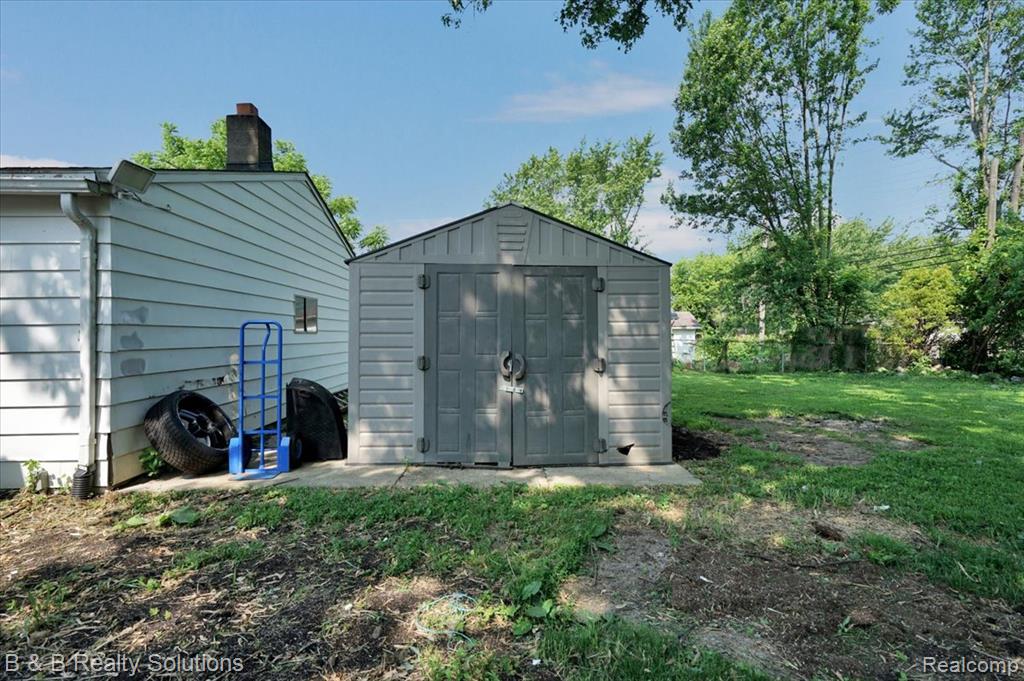 61 E Longfellow Avenue, Pontiac, MI 48340 — Photo 21