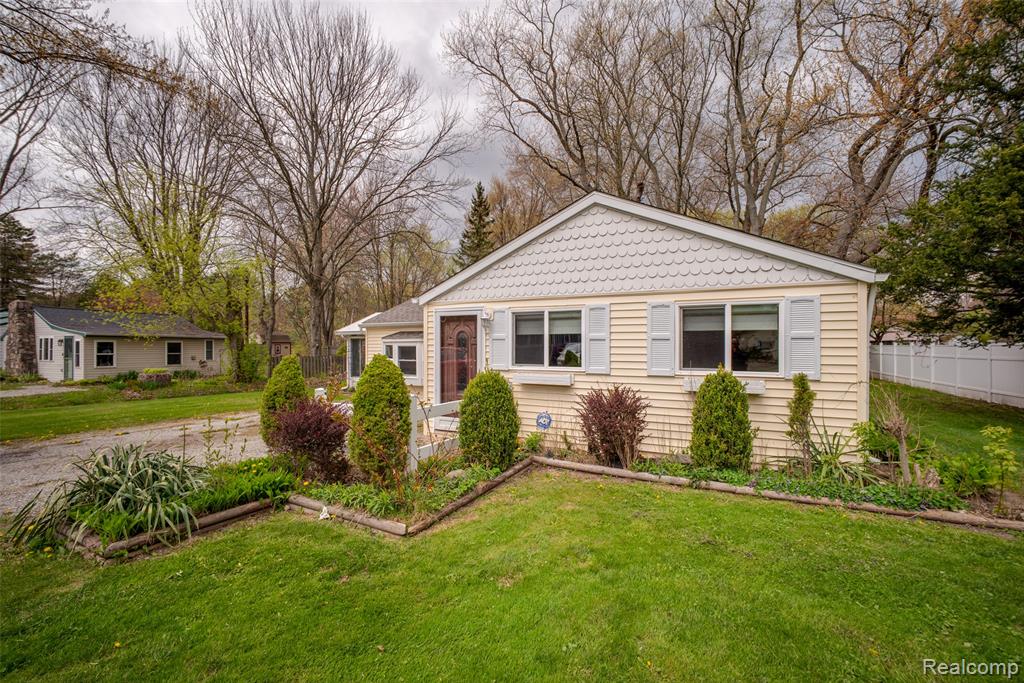 7203 Aspen Road, Lexington, MI 48450 — front exterior
