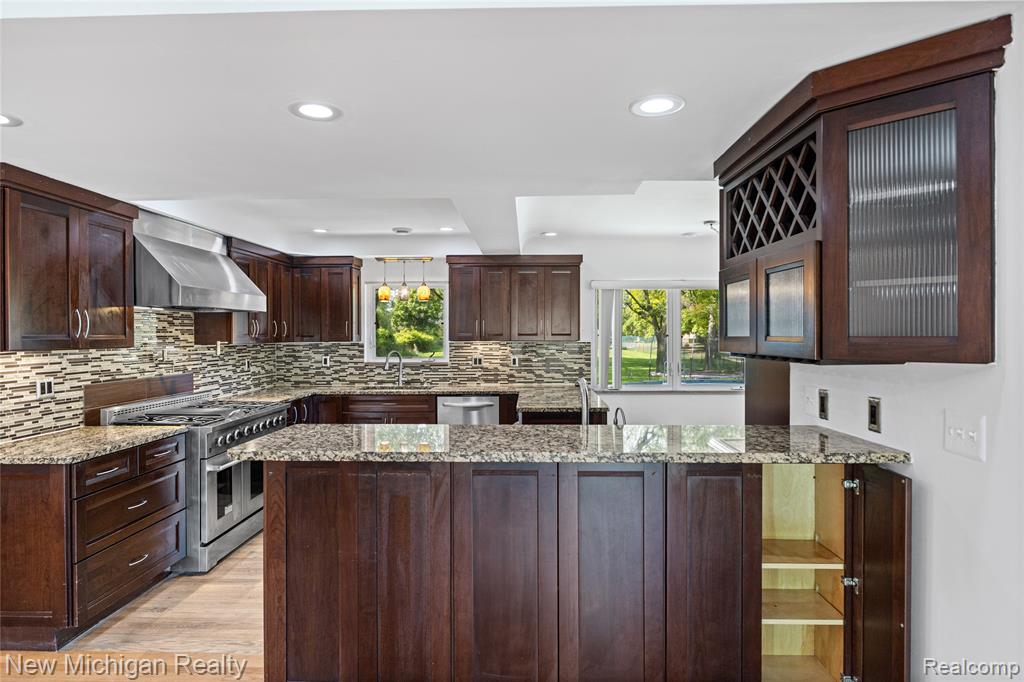 8359 Chicago Road, Warren, MI 48093 — Photo 11