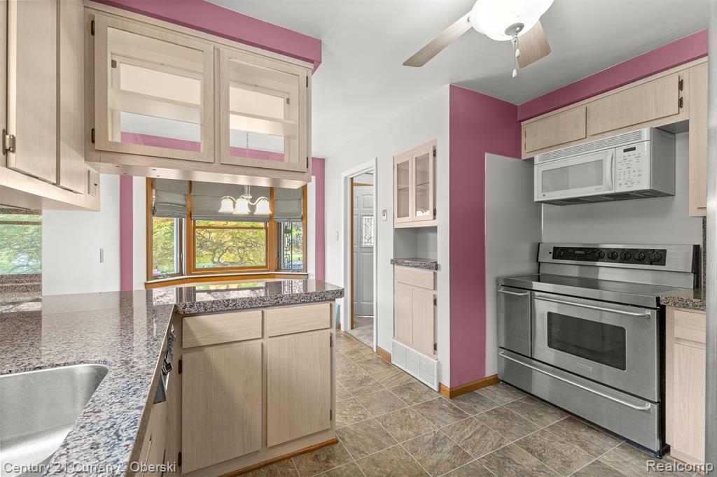 7146 Luana Avenue, Allen Park, MI 48101 — Photo 13