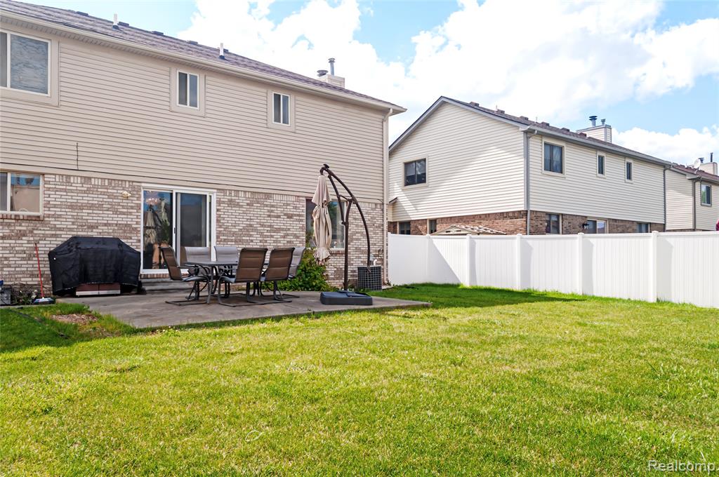 46158 Duke Drive, New Baltimore, MI — Photo 31