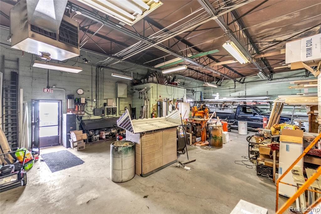 8407 E 9 Mile Road, Warren, MI 48089 — Photo 25
