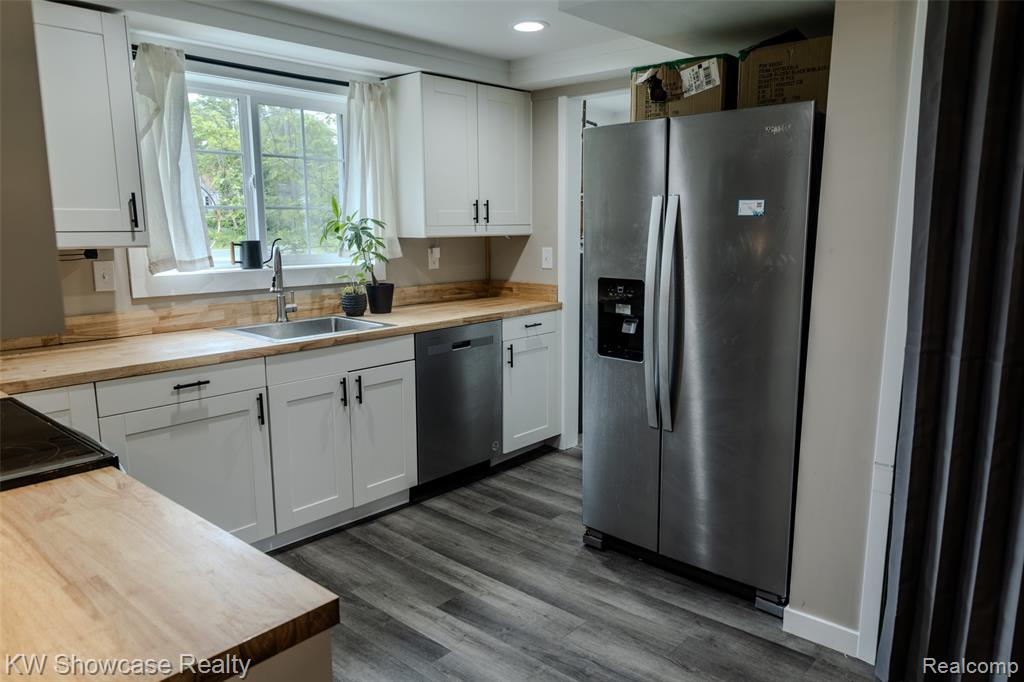 1815 E Lake Drive, Novi, MI 48377 — Photo 23