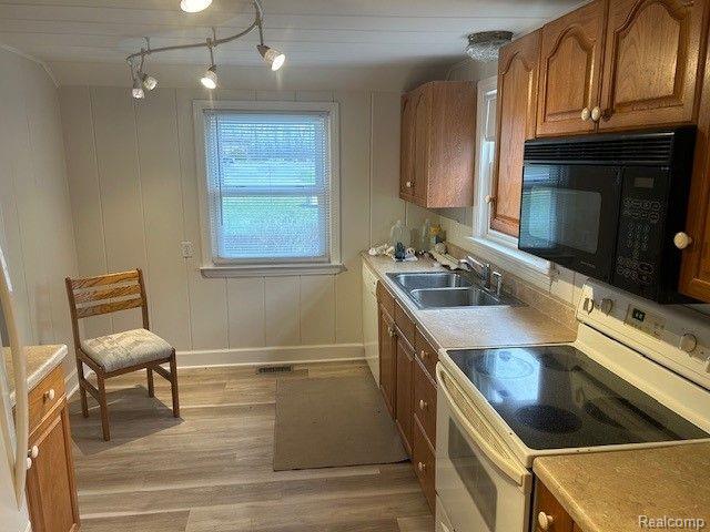 9281 W GRAND RIVER Road, Fowlerville, MI 48836 — Photo 8