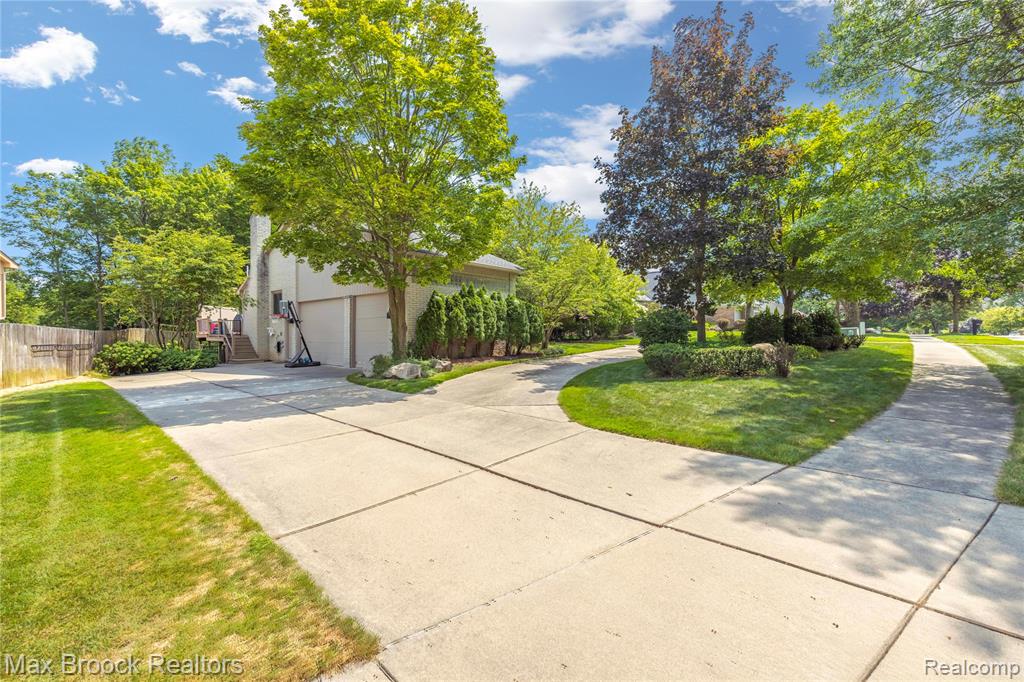 6067 Charles Drive, West Bloomfield, MI — Photo 5