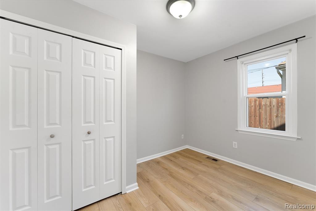 28855 Delton Street, Madison Heights, MI 48071 — Photo 12