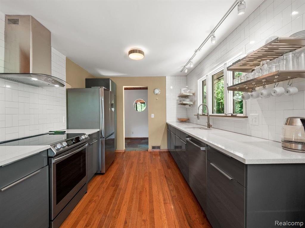 5151 N ADAMS Road, Bloomfield Hills, MI 48304 — Photo 11