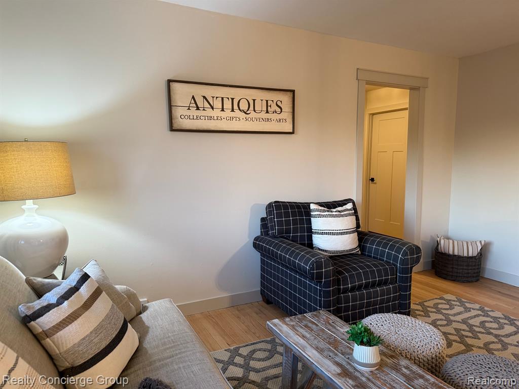 400 N LEONA Avenue, Garden City, MI — Photo 5