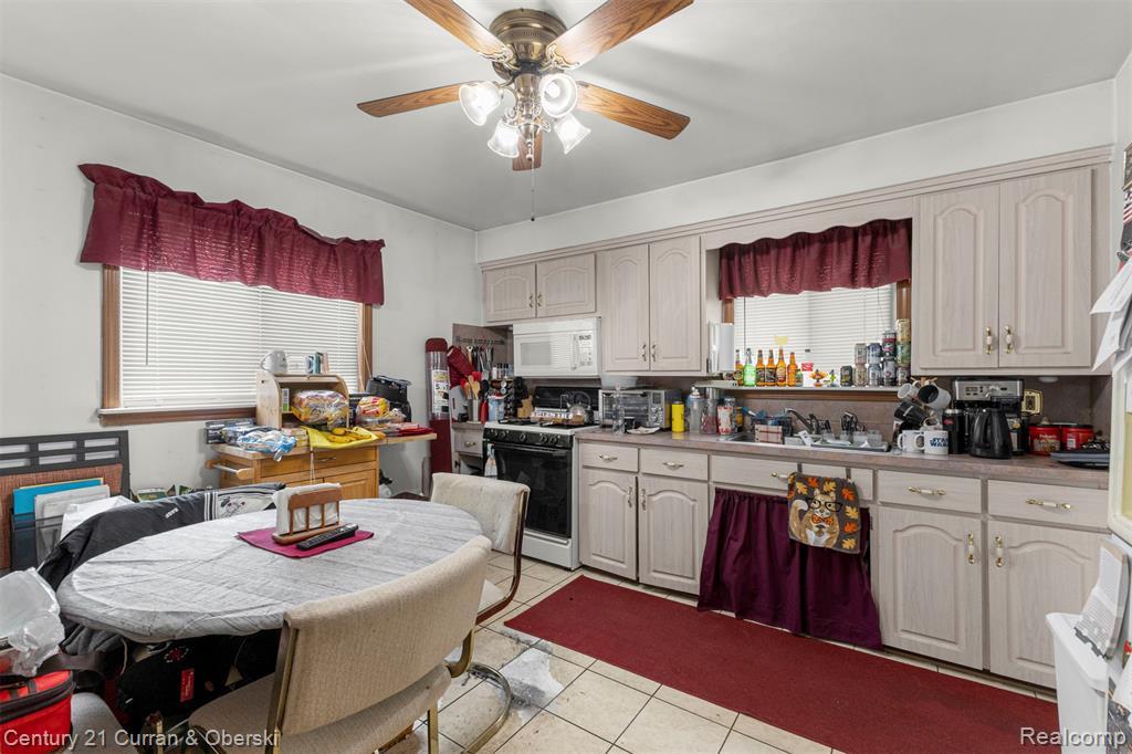 7254 Mayfair Street, Taylor, MI 48180 — Photo 11