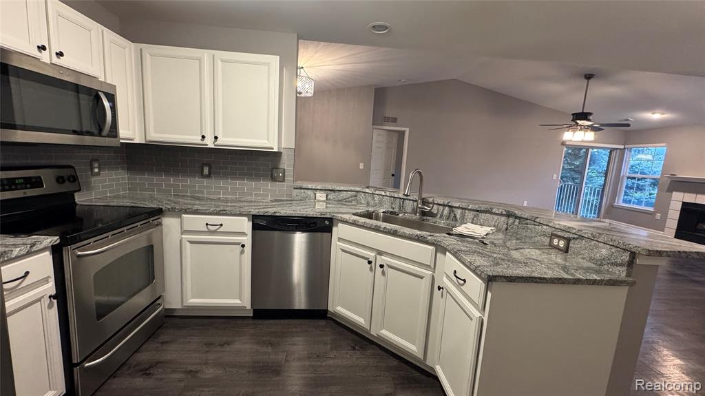 15228 Yale Drive, 257, Clinton Twp, MI 48038 — Photo 11