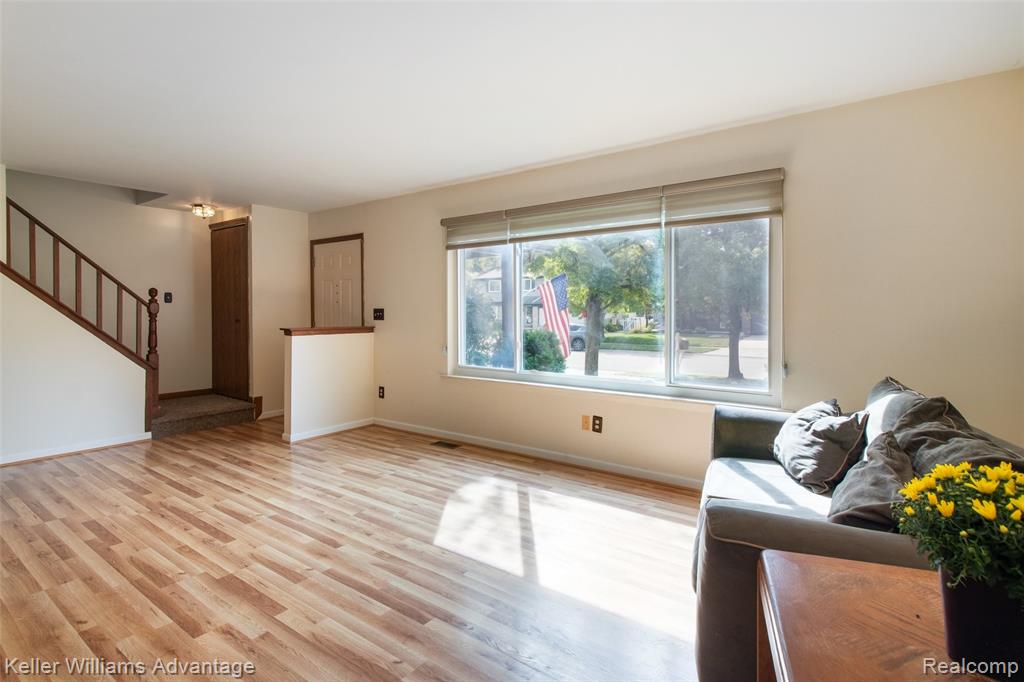 5671 Caren Drive, Ypsilanti, MI 48197 — Photo 4