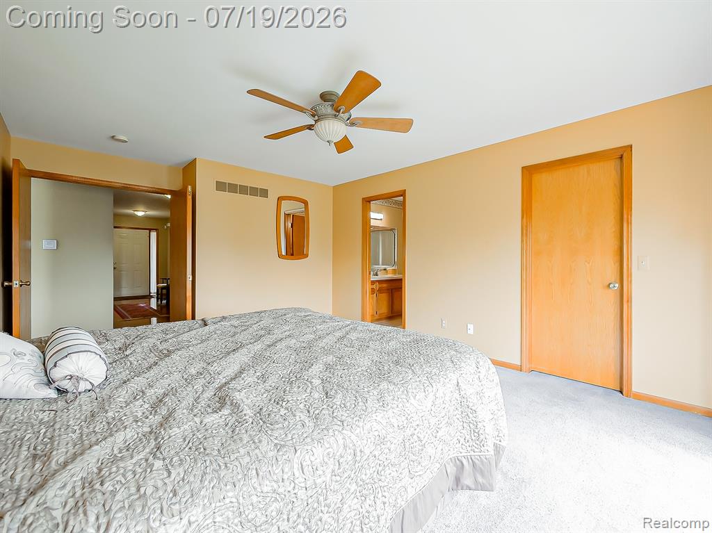 43461 Pointe Drive, Clinton Twp, MI 48038 — Photo 22