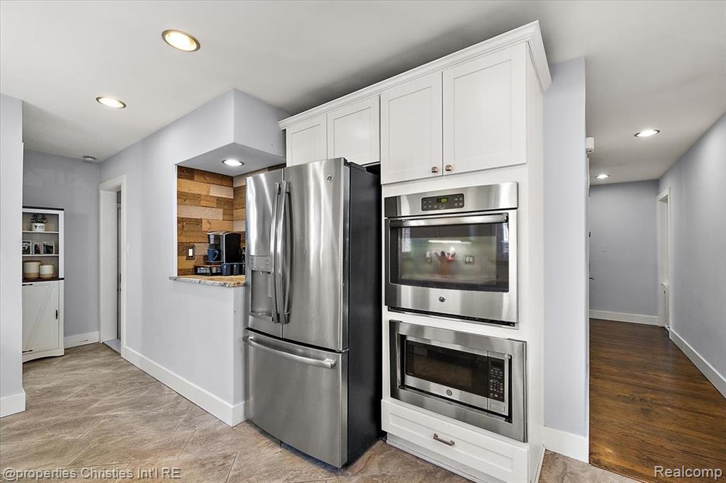 816 W Baker Avenue, Clawson, MI — Photo 27
