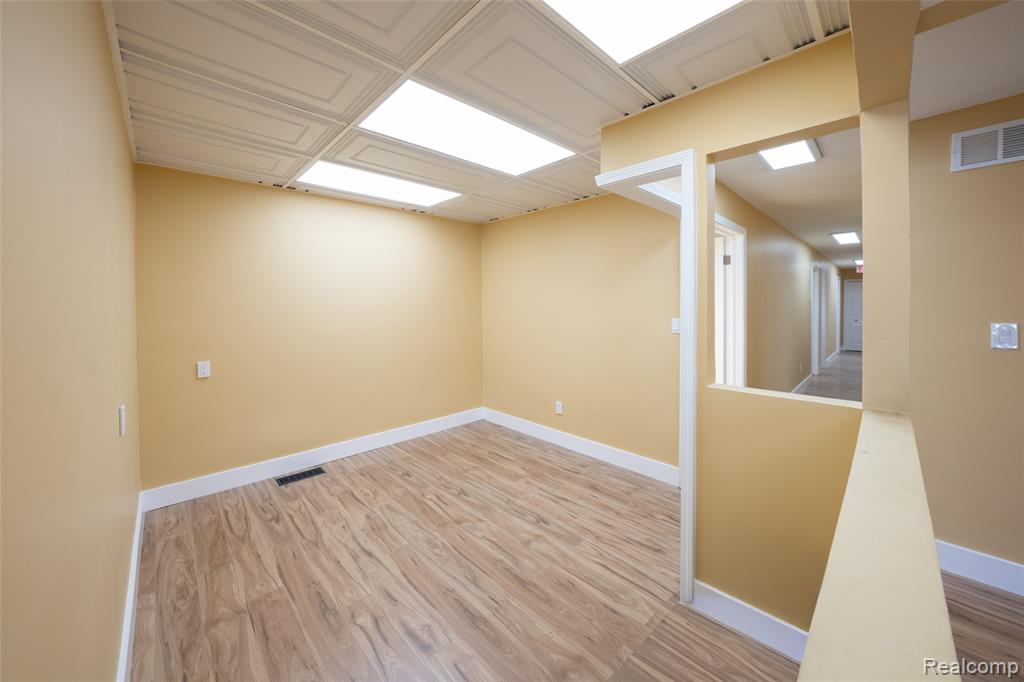 1095 W Huron Street, Waterford, MI 48328 — Photo 24