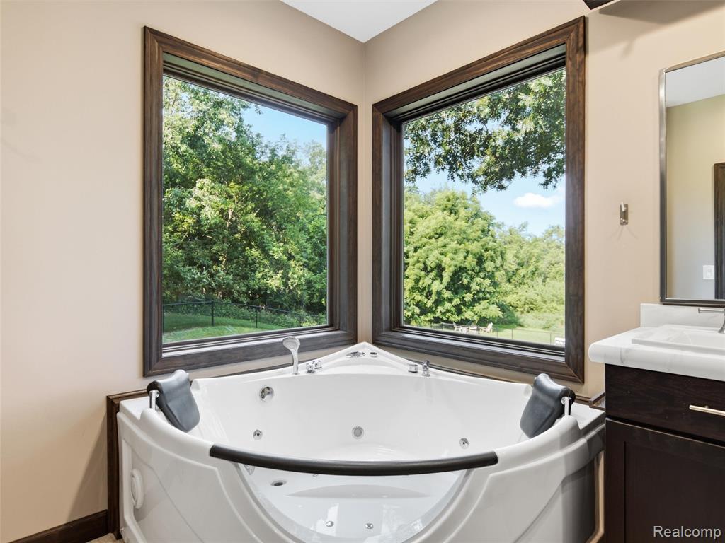 7055 Randall Drive, Fenton, MI 48430 — Photo 15