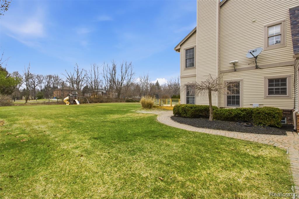 5139 Birkdale Drive, Commerce Twp, MI 48382 — Photo 40