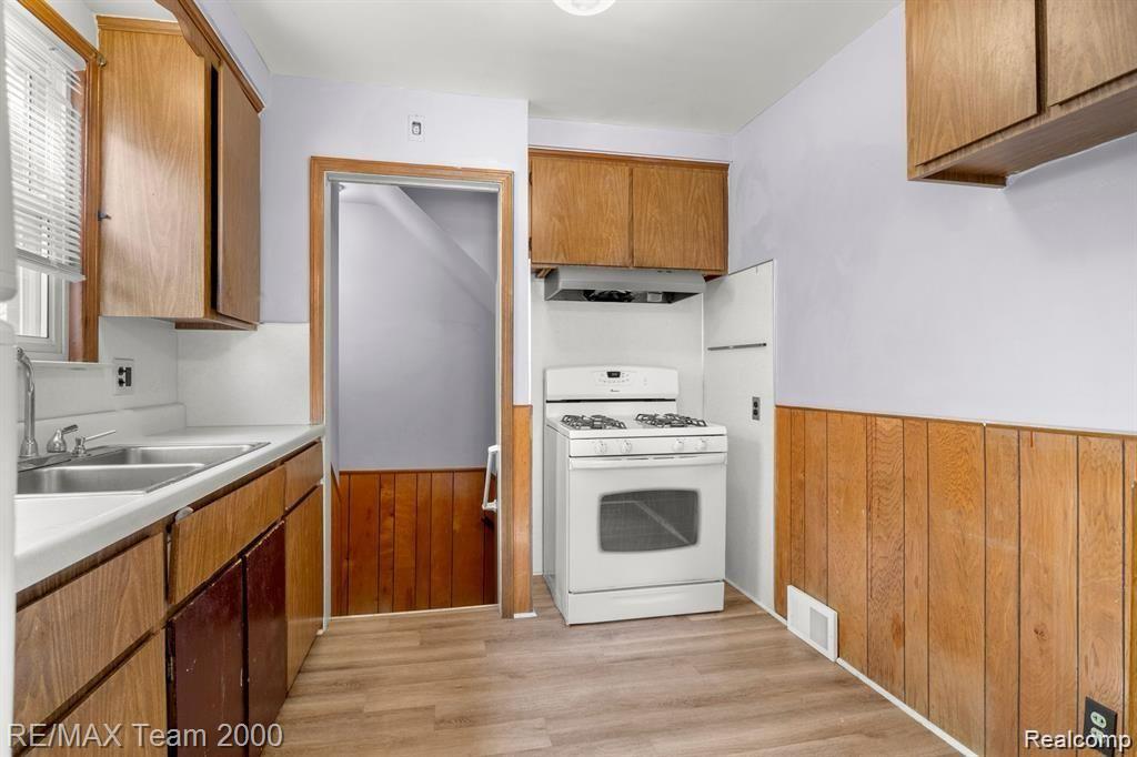 4805 HELEN Street, Dearborn, MI 48126 — Photo 8