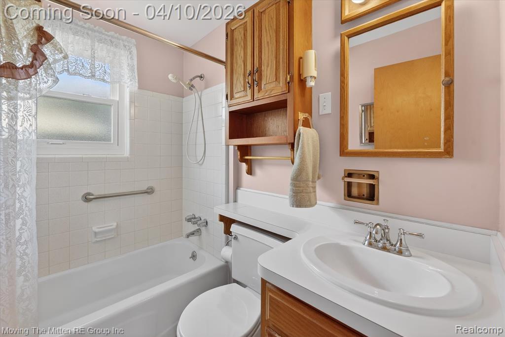 6623 N Silvery Lane, Dearborn Heights, MI 48127 — Photo 12