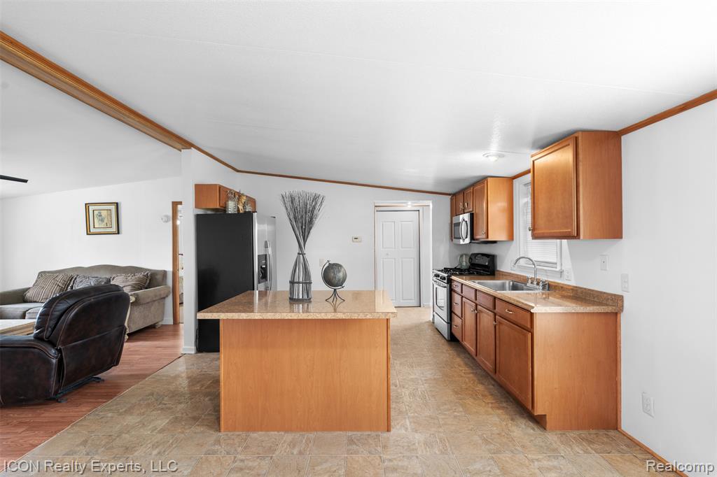 13620 Gilbert Road, Allenton, MI 48002 — Photo 11