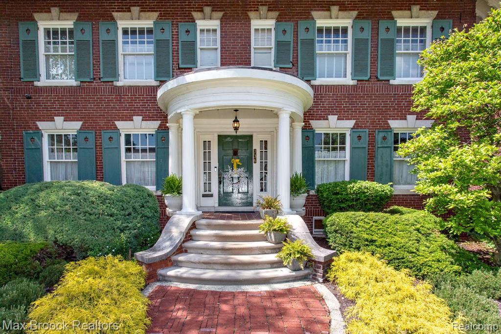 736 CHICAGO Boulevard, Detroit, MI 48202 — Photo 2