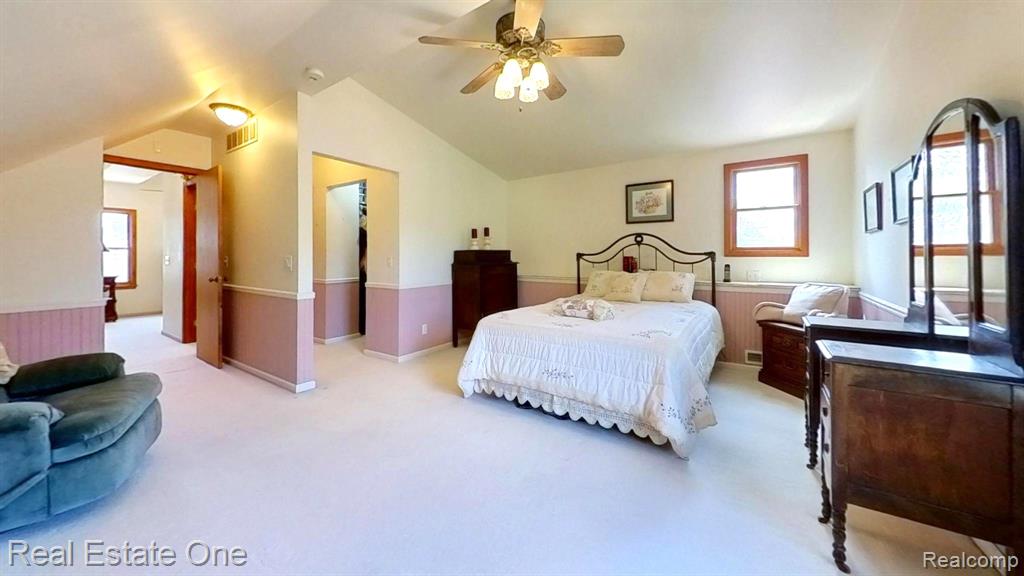1938 Beverly Street, Sylvan Lake, MI 48320 — Photo 47