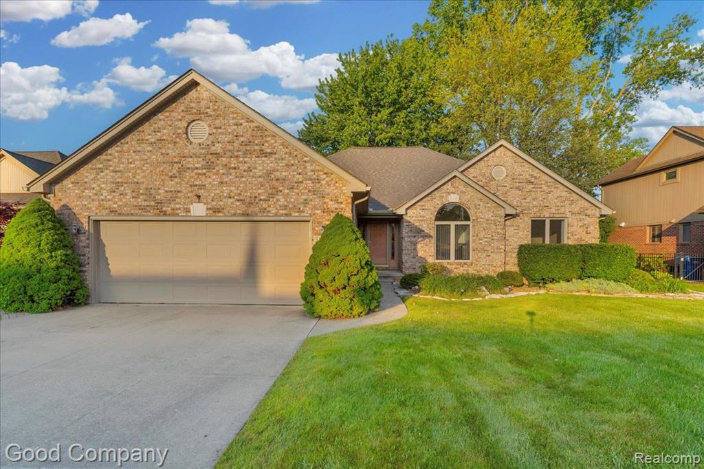 51414 Pinewood Drive, Macomb, MI 48042 — Photo 2