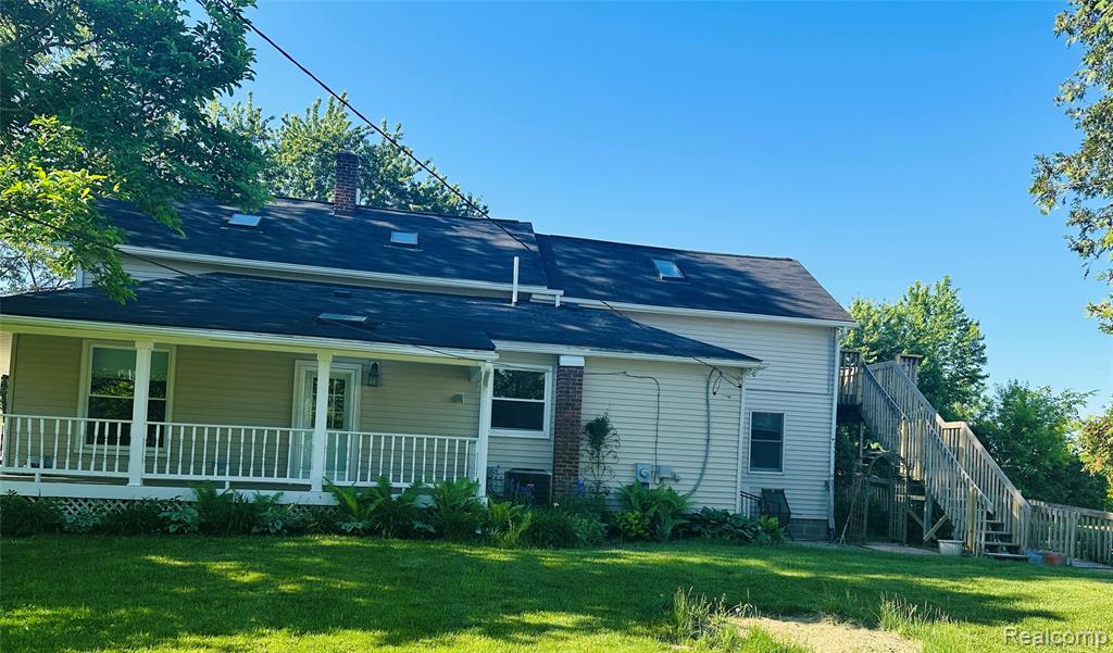 11270 Rushton #2 Road, South Lyon, MI 48178