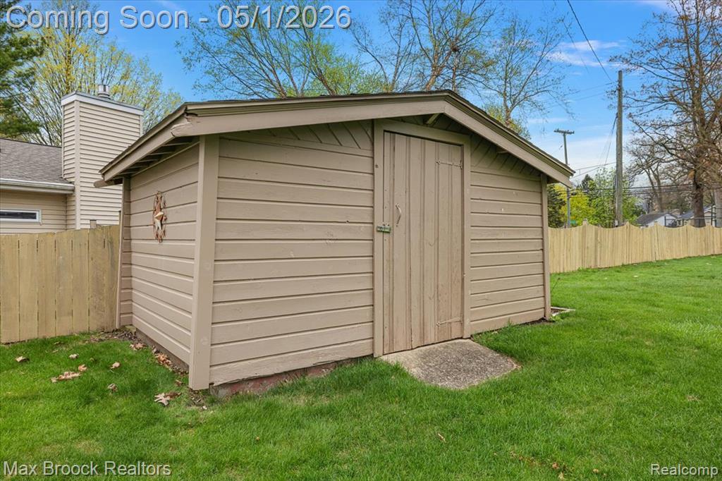 3650 Covert Road, Waterford, MI 48328 — Photo 32