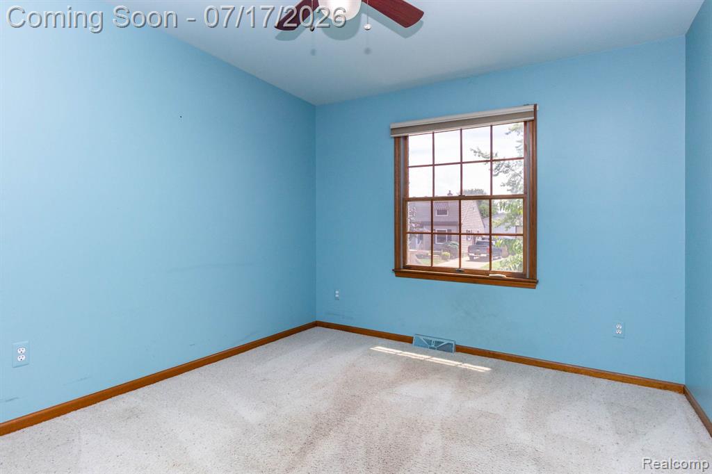 590 Saint John Street, Wyandotte, MI 48192 — Photo 21