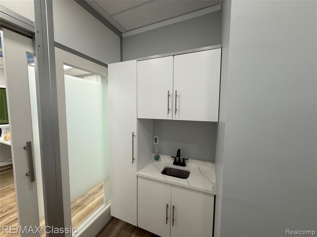 8528 N Canton Center Road, Canton, MI 48187 — Photo 15