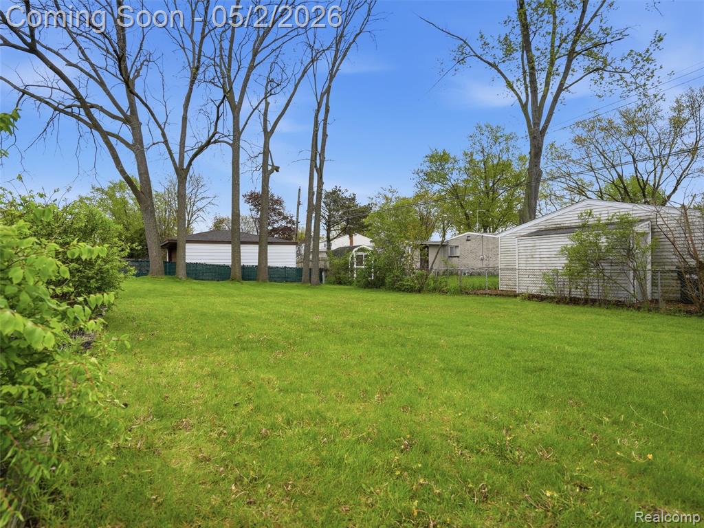 8618 Alwardt Drive, Sterling Heights, MI 48313 — Photo 36