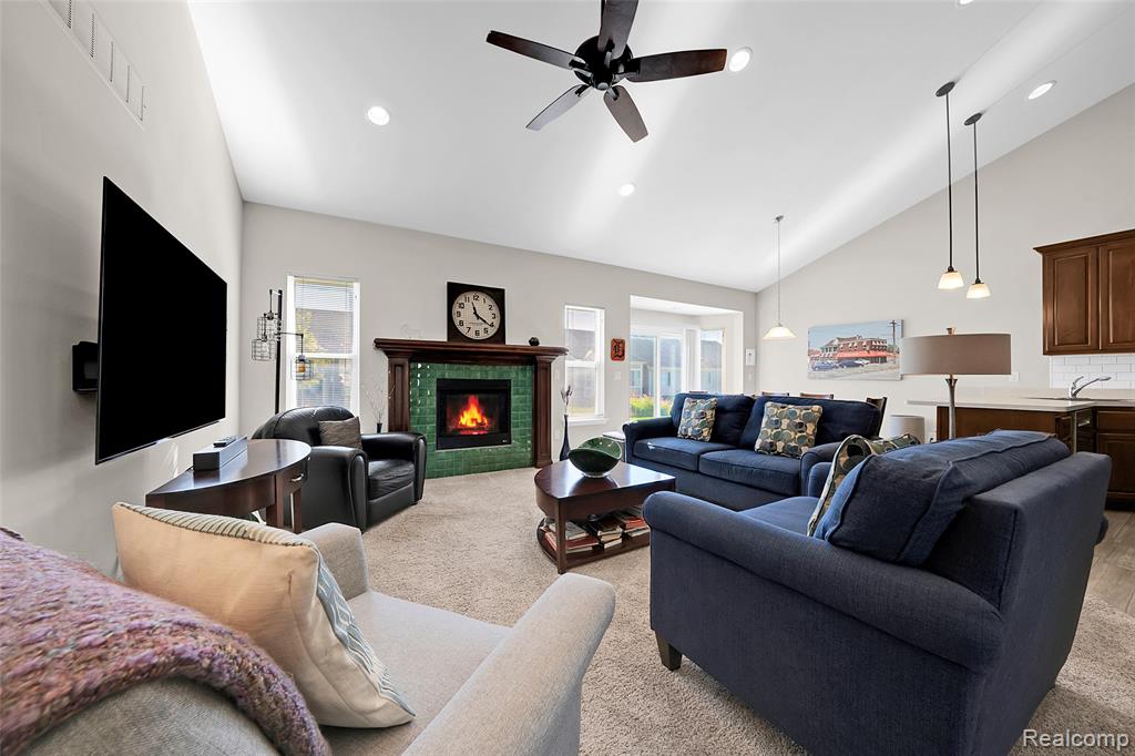 47302 Joanne Smith Lane, New Baltimore, MI — Photo 9