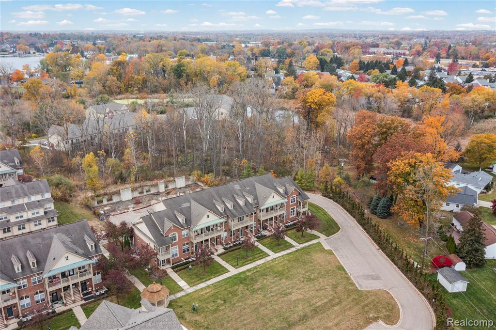 460 Old Pine Way, Walled Lake, MI 48390 — Photo 24
