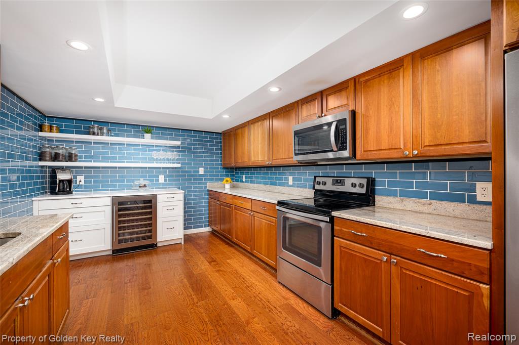 19710 W Thirteen Mile Road, 102, Beverly Hills, MI 48025 — Photo 8