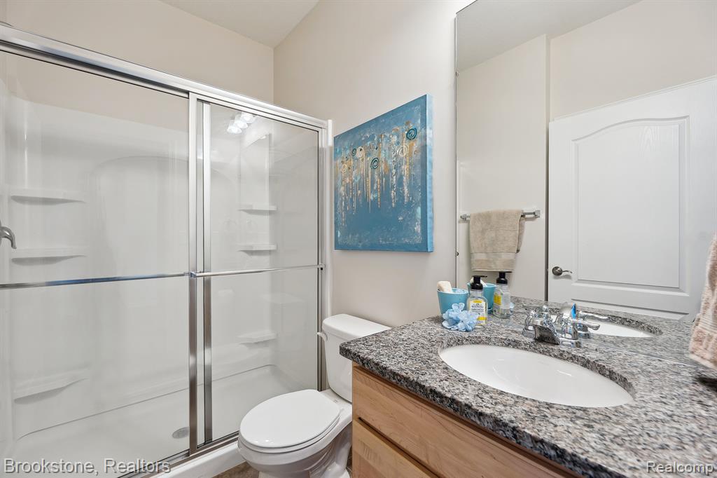 527 HOLMDALE Way, Ann Arbor, MI 48108 — Photo 29