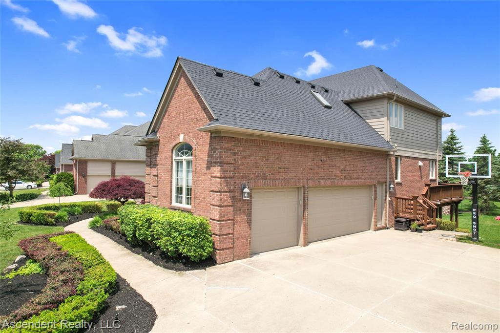 48392 Binghampton Drive, Northville, MI 48168 — Photo 51