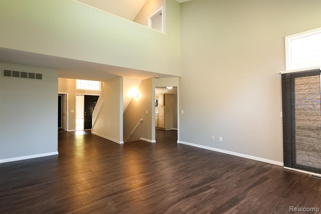 4908 FAIRWAYS Drive, Brighton, MI 48116 — Photo 9