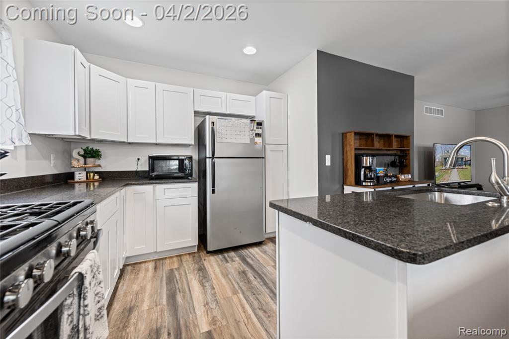 623 Columbia Street, Algonac, MI 48001 — Photo 10