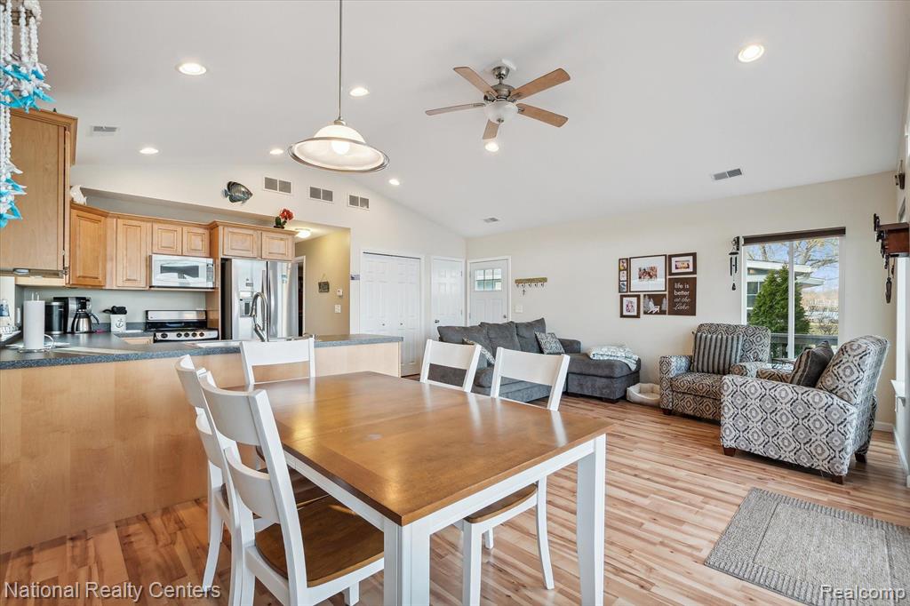 4807 DOWNING Drive, Pinckney, MI 48169 — Photo 18