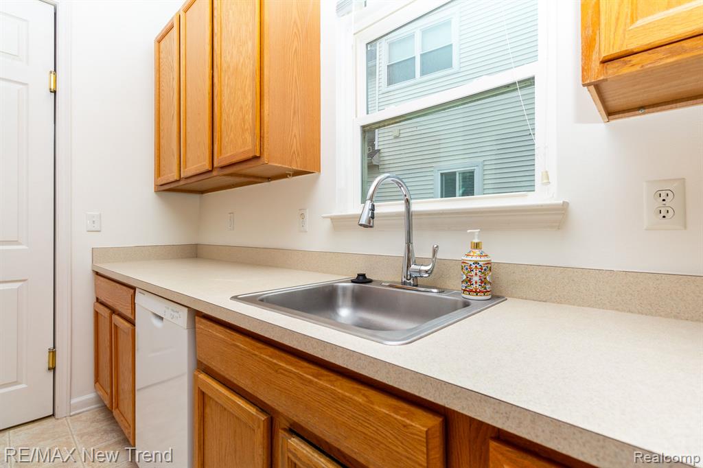 1179 N BAY Drive, Ann Arbor, MI 48103 — Photo 13