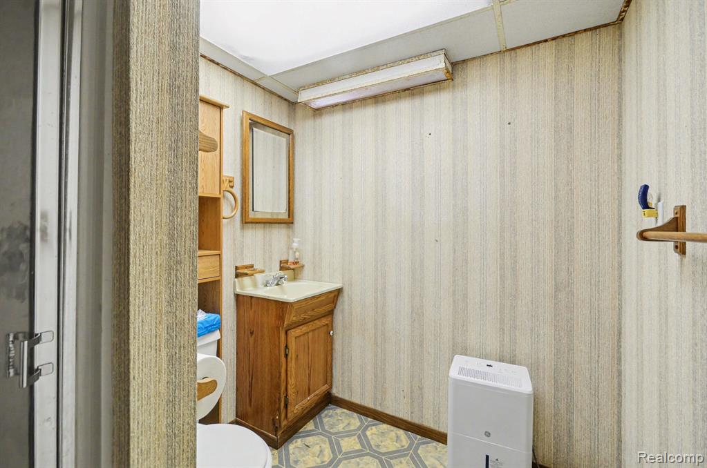 35252 Simon Drive, Clinton Twp, MI 48035 — Photo 16
