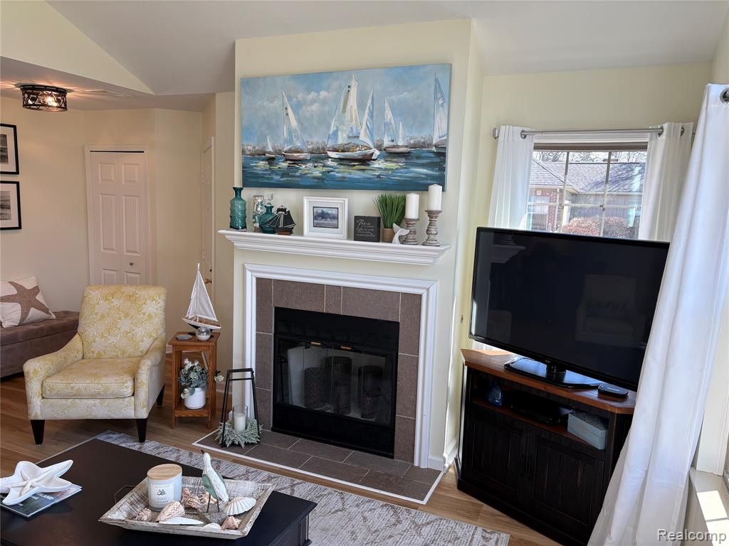 607 Perry Creek Drive, Grand Blanc, MI 48439 — Photo 10