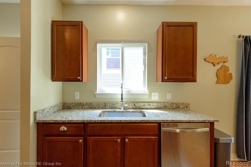 872 CONSTITUTION Street, Canton, MI 48188 — Photo 14