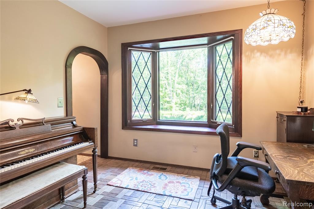55535 WOODY Lane, South Lyon, MI 48178 — Photo 9